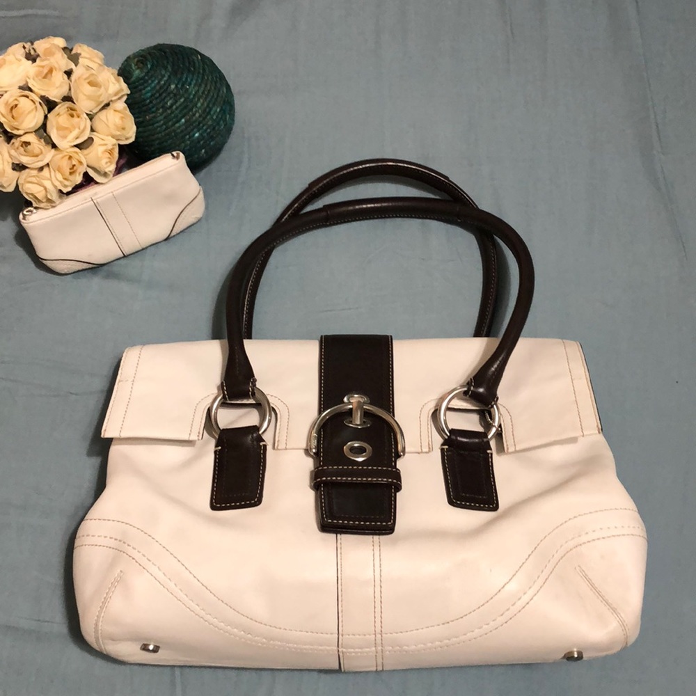 💗Authentic COACH bag Winter white W/brown strap❤️